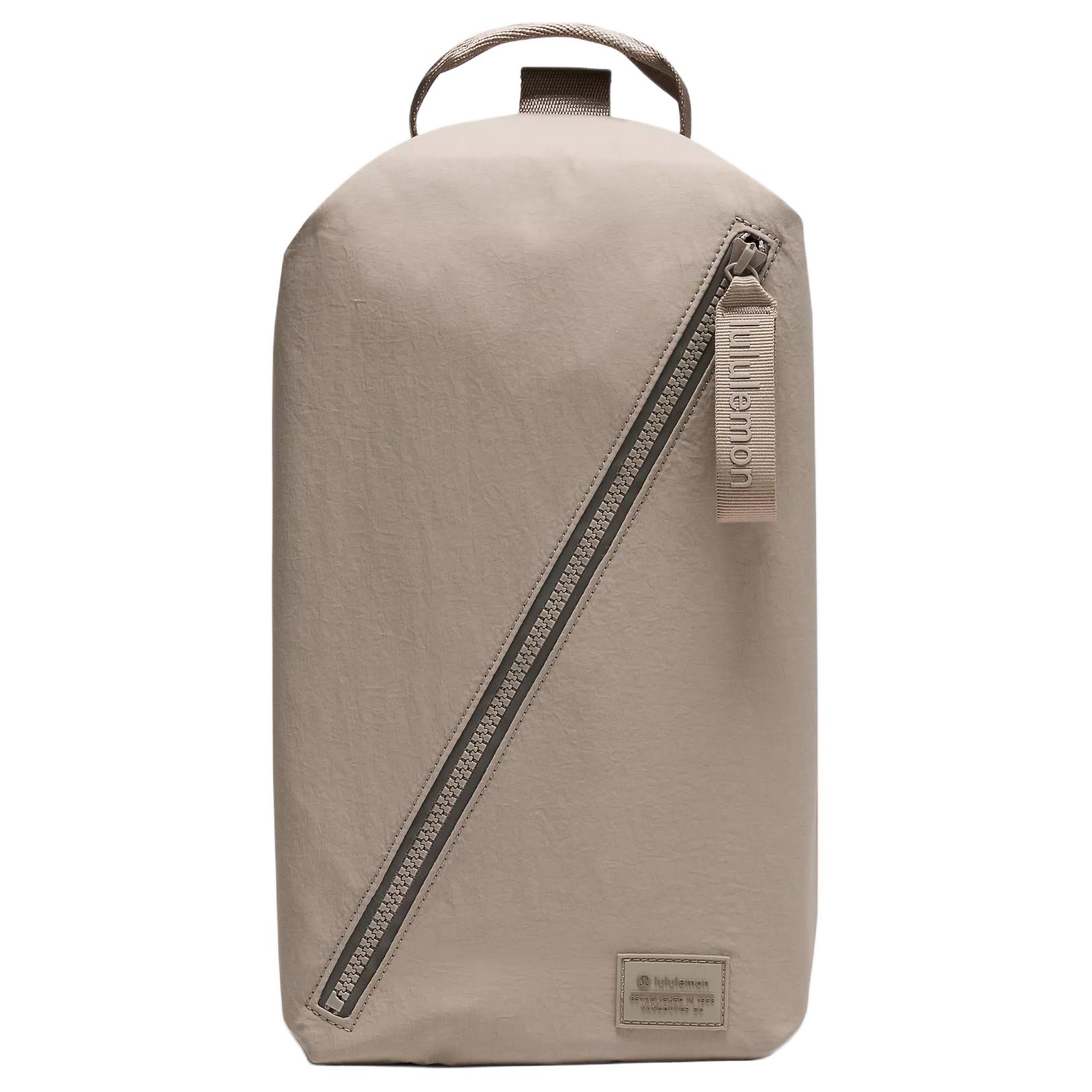 Lululemon Женский рюкзак из переработанного полиэстера теплый умбра серый
Lululemon Женский рюкзак из переработанного полиэстера теплый умбра серый