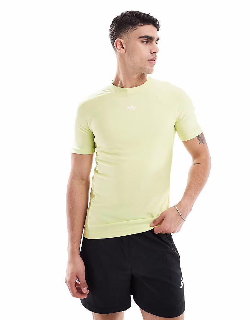 Футболка Adidas Originals Fashion Cut Line желтого оттенка
Футболка Adidas Originals Fashion Cut Line желтого оттенка