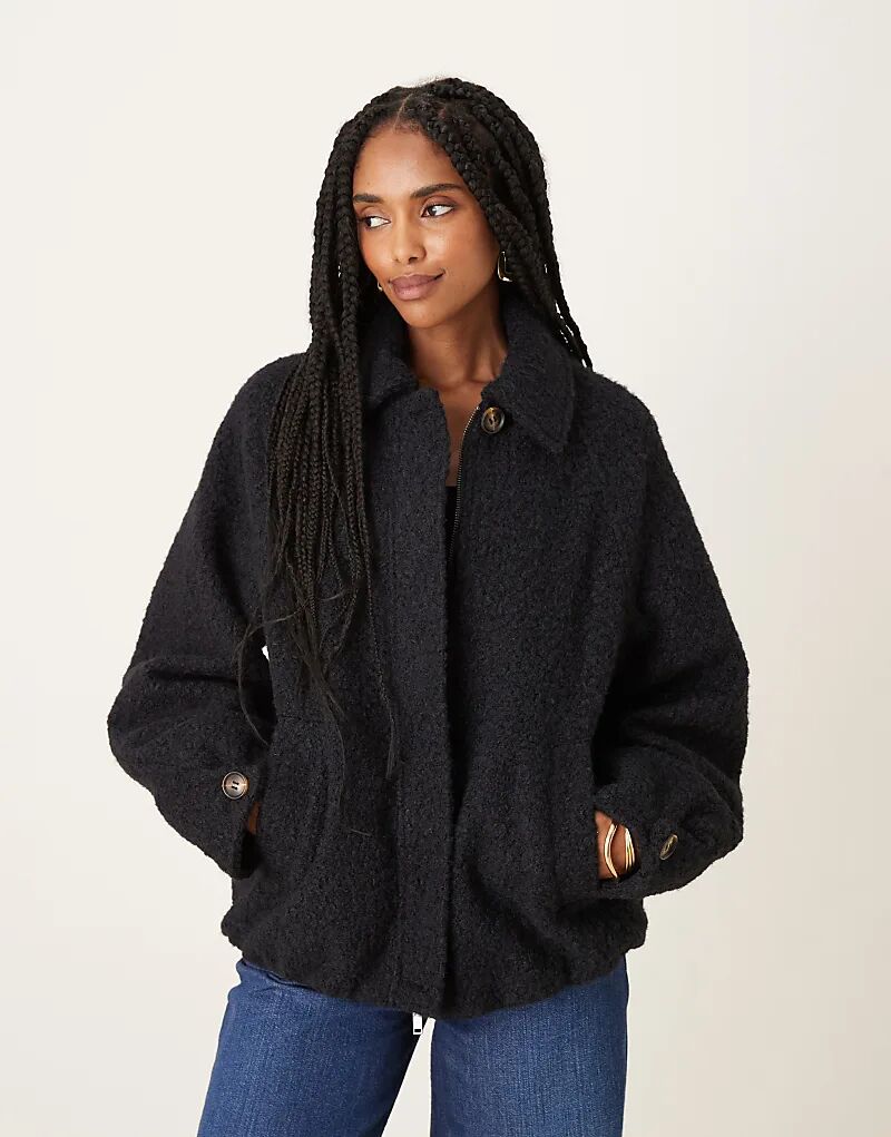 Куртка-бомбер с верхним воротником и начесом ASOS DESIGN темно-синего цвета
Куртка-бомбер с верхним воротником и начесом ASOS DESIGN темно-синего цвета