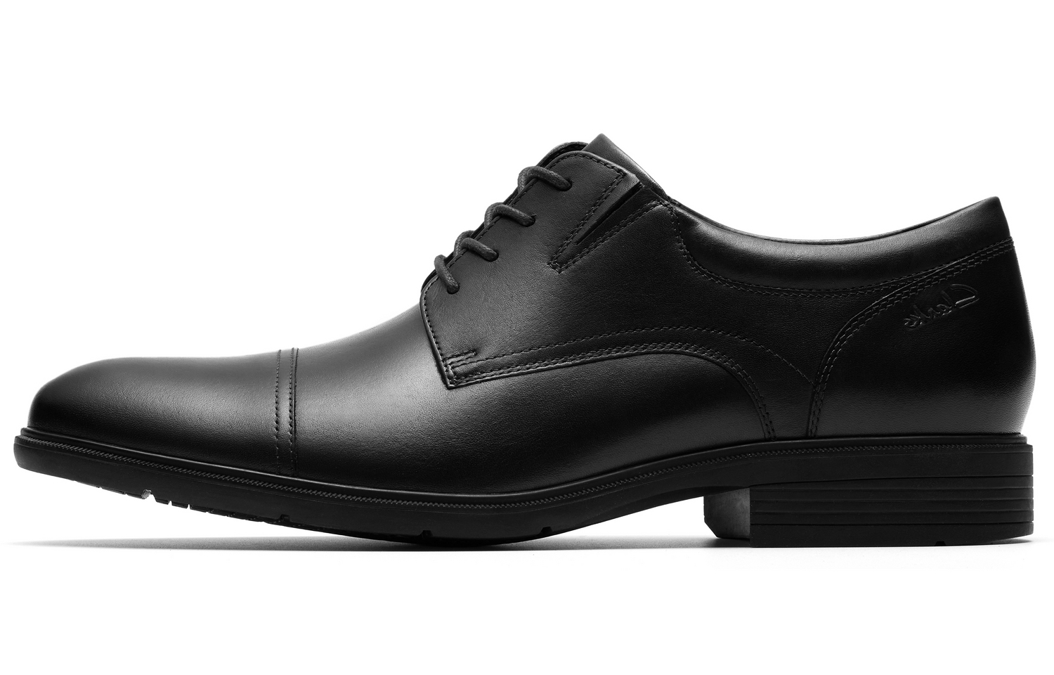 Clarks Мужские черные туфли
Clarks Мужские черные туфли