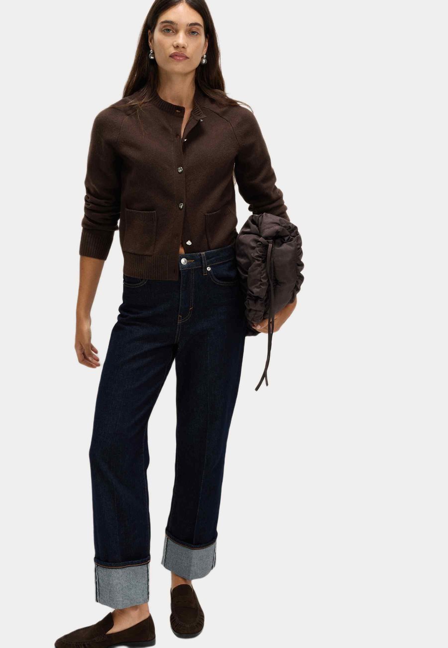 Кардиган Marks & Spencer AIR CREW, Bitter Chocolate/Dark Brown
Кардиган Marks & Spencer AIR CREW, Bitter Chocolate/Dark Brown