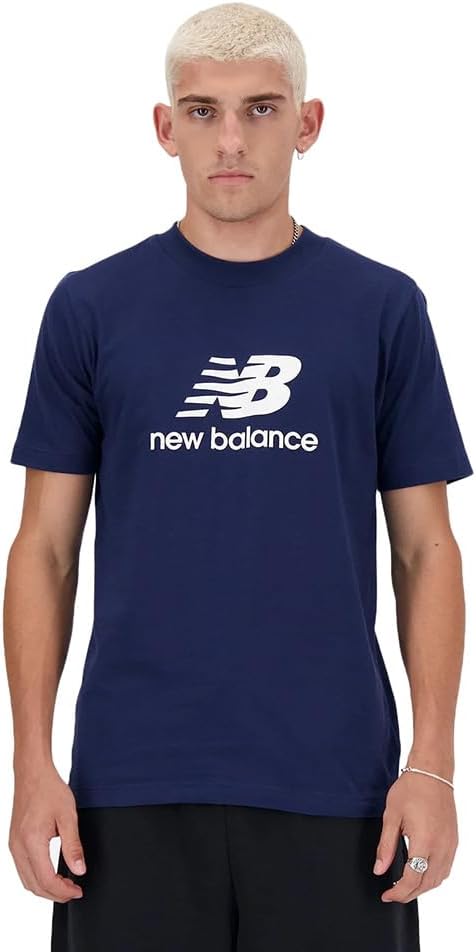 Мужская футболка New Balance MT41502 с коротким рукавом и логотипом Stacked Logo, 100% хлопок
Мужская футболка New Balance MT41502 с коротким рукавом и логотипом Stacked Logo, 100% хлопок