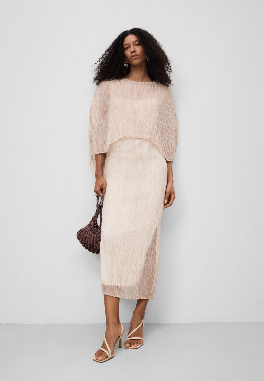 Платье ADOLFO DOMINGUEZ Day dress, Light Pink
Платье ADOLFO DOMINGUEZ Day dress, Light Pink