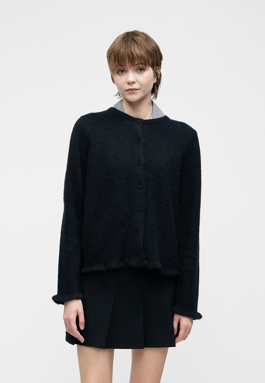 Кардиган Selected Femme SLFLULU FRILL CARDIGAN, Dark Sapphire/Blue
Кардиган Selected Femme SLFLULU FRILL CARDIGAN, Dark Sapphire/Blue