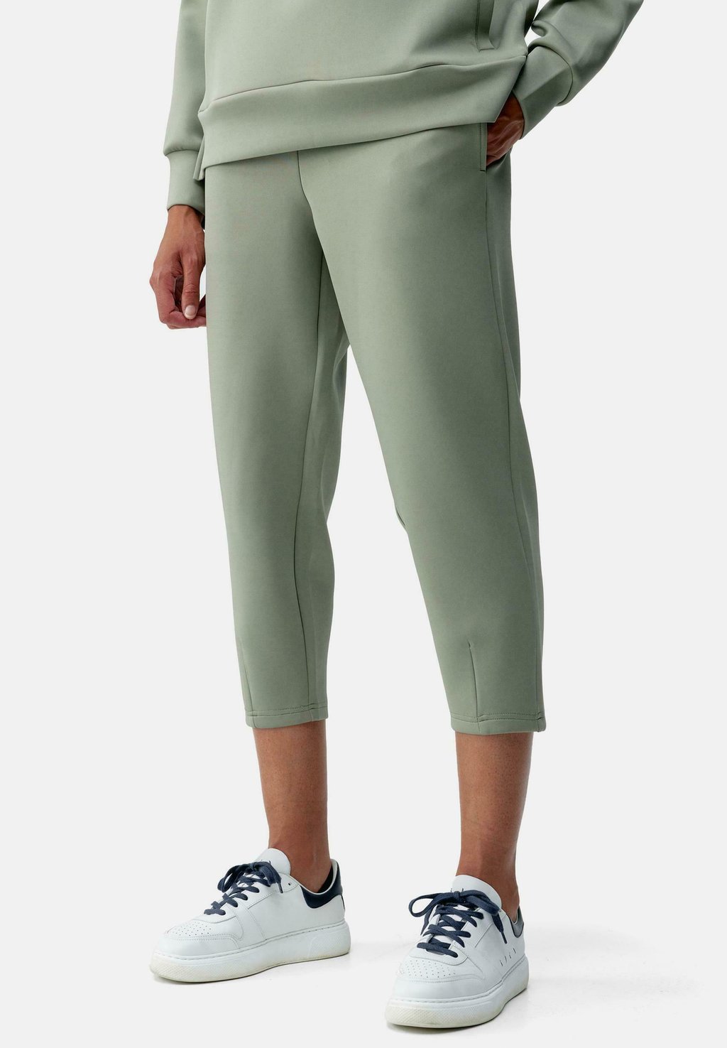 Спортивные штаны JOGGER ISOLDE Born Living Yoga, зеленый
Спортивные штаны JOGGER ISOLDE Born Living Yoga, зеленый