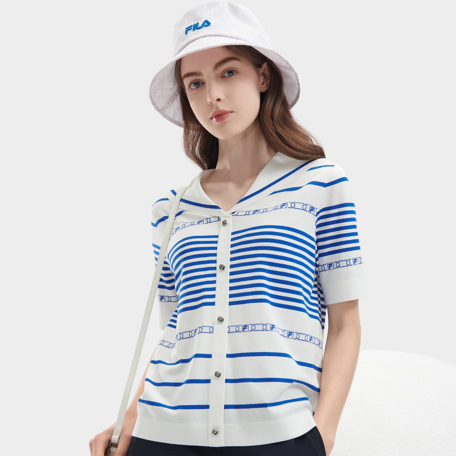 Трикотаж женский белый Fila
Трикотаж женский белый Fila