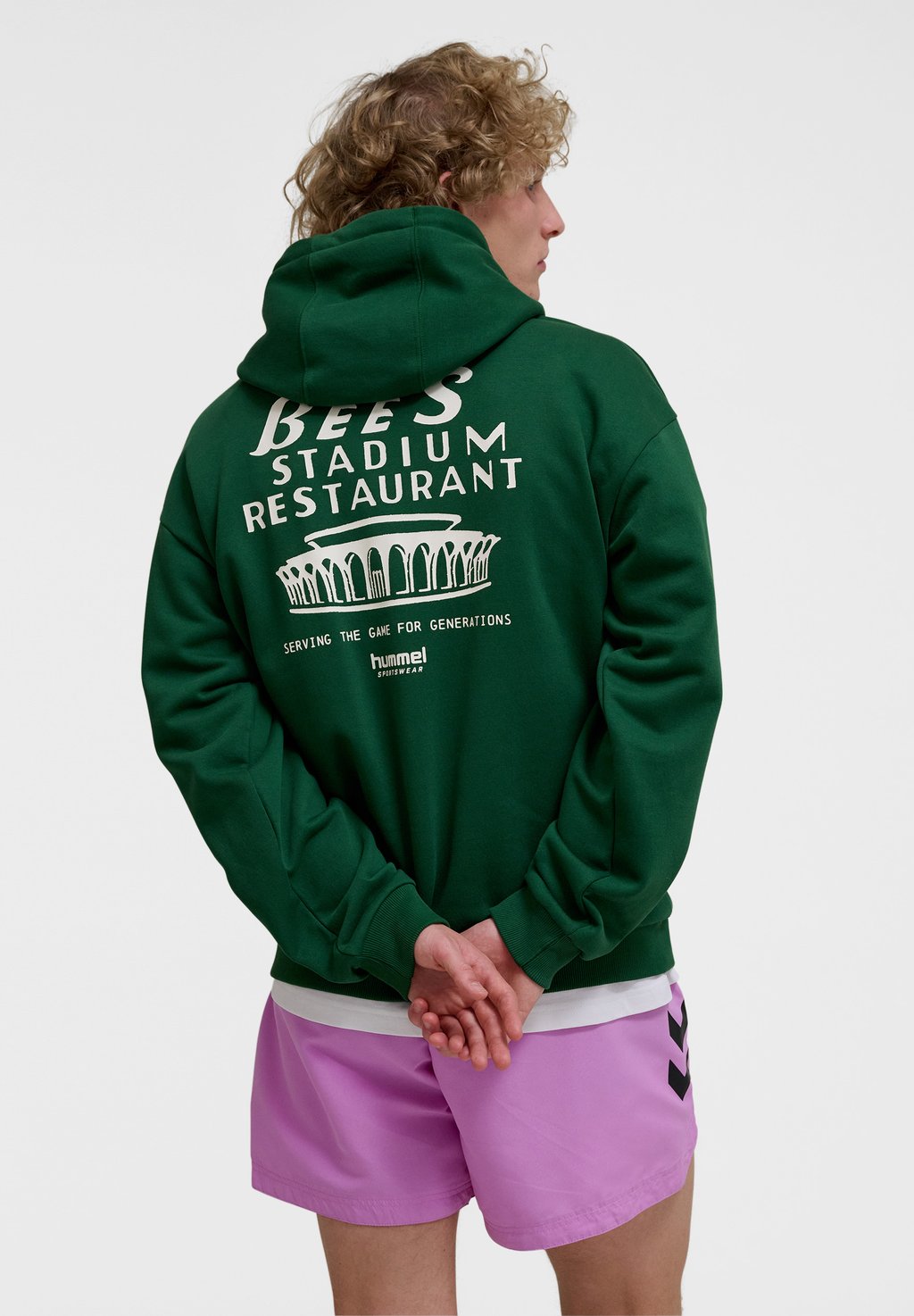 Толстовка с капюшоном LOOSE BEES STADIUM - Sweatshirt Hummel, зеленый 
Толстовка с капюшоном LOOSE BEES STADIUM - Sweatshirt Hummel, зеленый