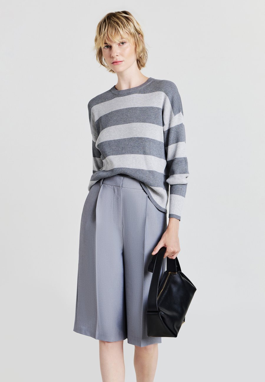 Джемпер Calliope A RIGHE , Var Grigio Scuro Melange/Mottled Dark Grey
Джемпер Calliope A RIGHE , Var Grigio Scuro Melange/Mottled Dark Grey