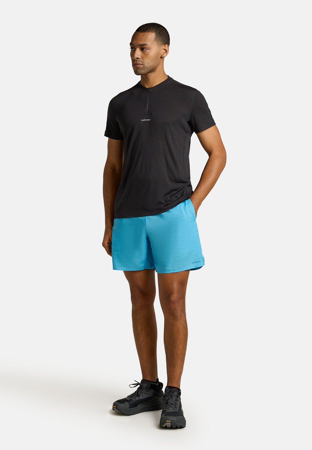 Базовая футболка LIGHT WEIGHT COOL-LITE SPEED QUARTER icebreaker, черный 
Базовая футболка LIGHT WEIGHT COOL-LITE SPEED QUARTER icebreaker, черный