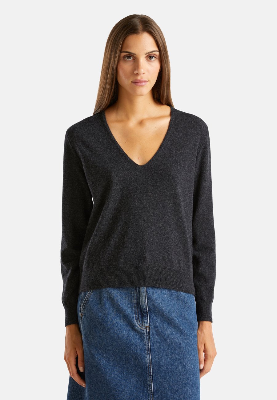 Джемпер United Colors of Benetton V-NECK, Grey
Джемпер United Colors of Benetton V-NECK, Grey