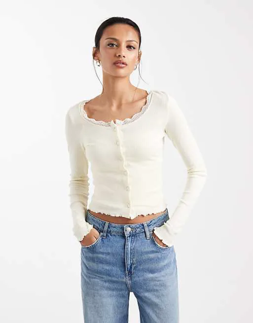 Лимонно-желтый комплект из майки и кардигана тонкой вязки Brave Soul с кружевной отделкой
Лимонно-желтый комплект из майки и кардигана тонкой вязки Brave Soul с кружевной отделкой