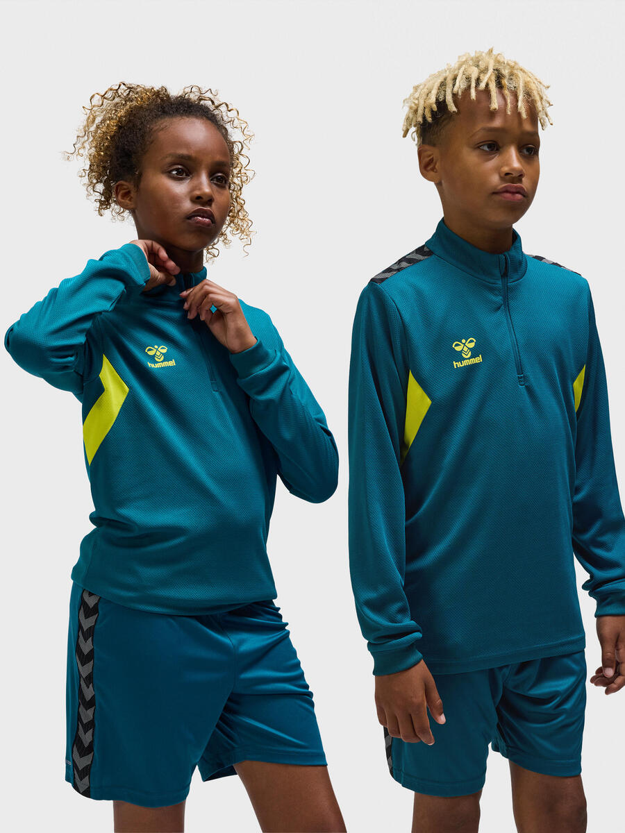 Толстовка с полумолнией Hmlauthentic футбольная детская HUMMEL
Толстовка с полумолнией Hmlauthentic футбольная детская HUMMEL