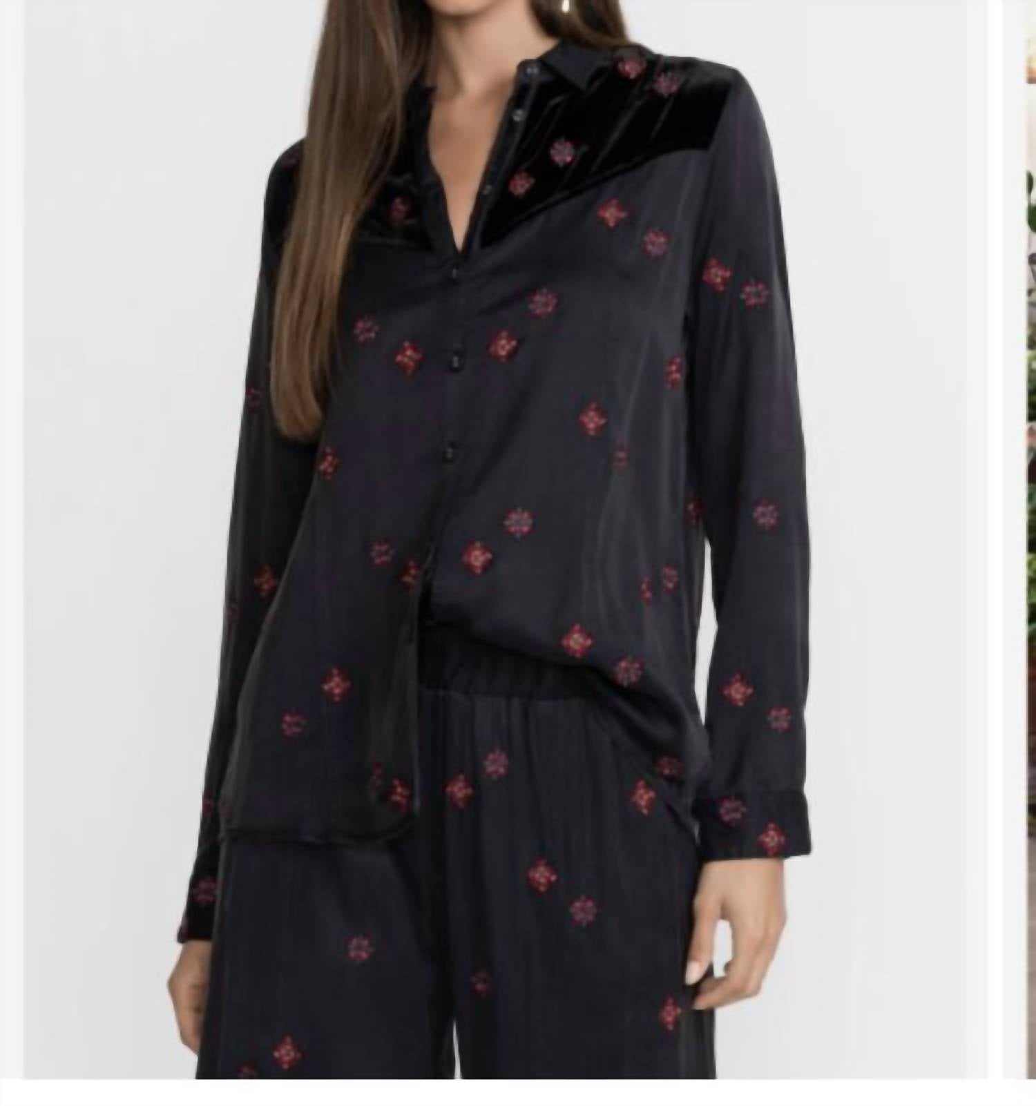 Максин западная рубашка со швами в черном цвете Johnny Was
Максин западная рубашка со швами в черном цвете Johnny Was