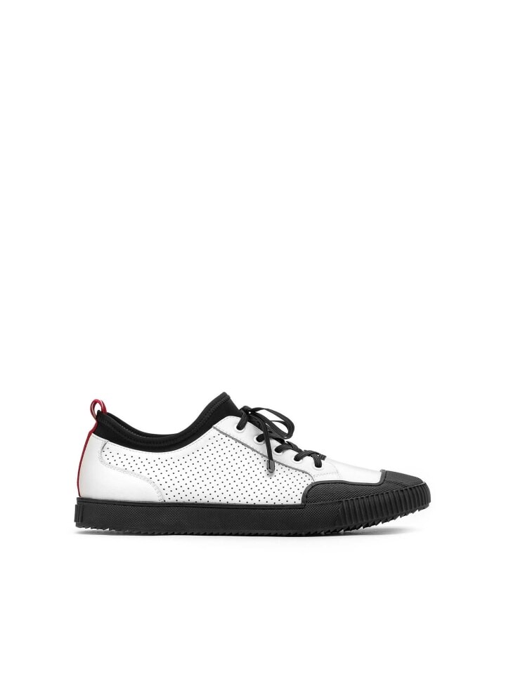 Кроссовки на шнуровке Kazar, черный
Кроссовки на шнуровке Kazar, черный