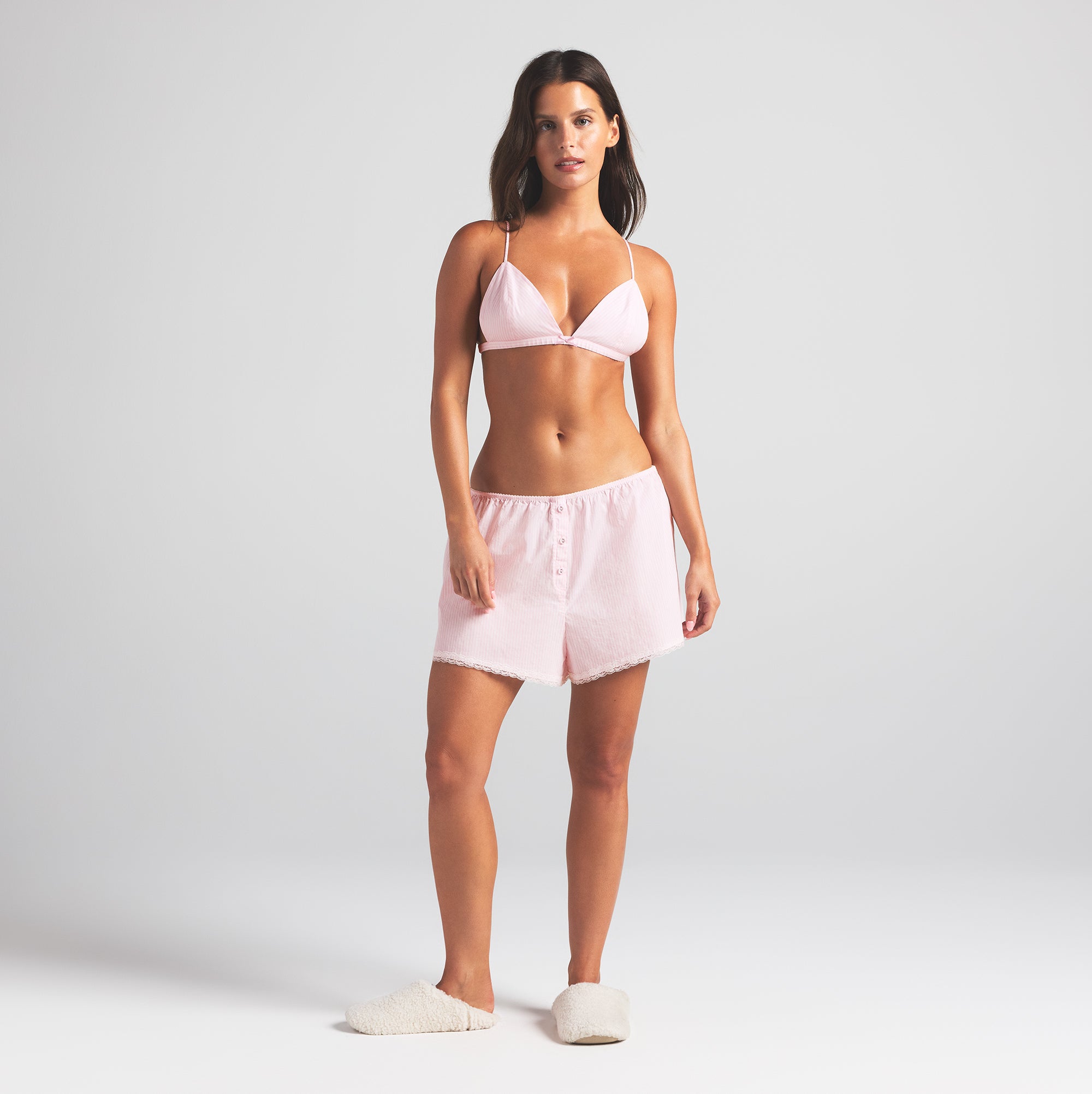 Треугольный бюстгальтер без косточек SKIMS COTTON POPLIN, цвет cherry blossom stripe
Треугольный бюстгальтер без косточек SKIMS COTTON POPLIN, цвет cherry blossom stripe