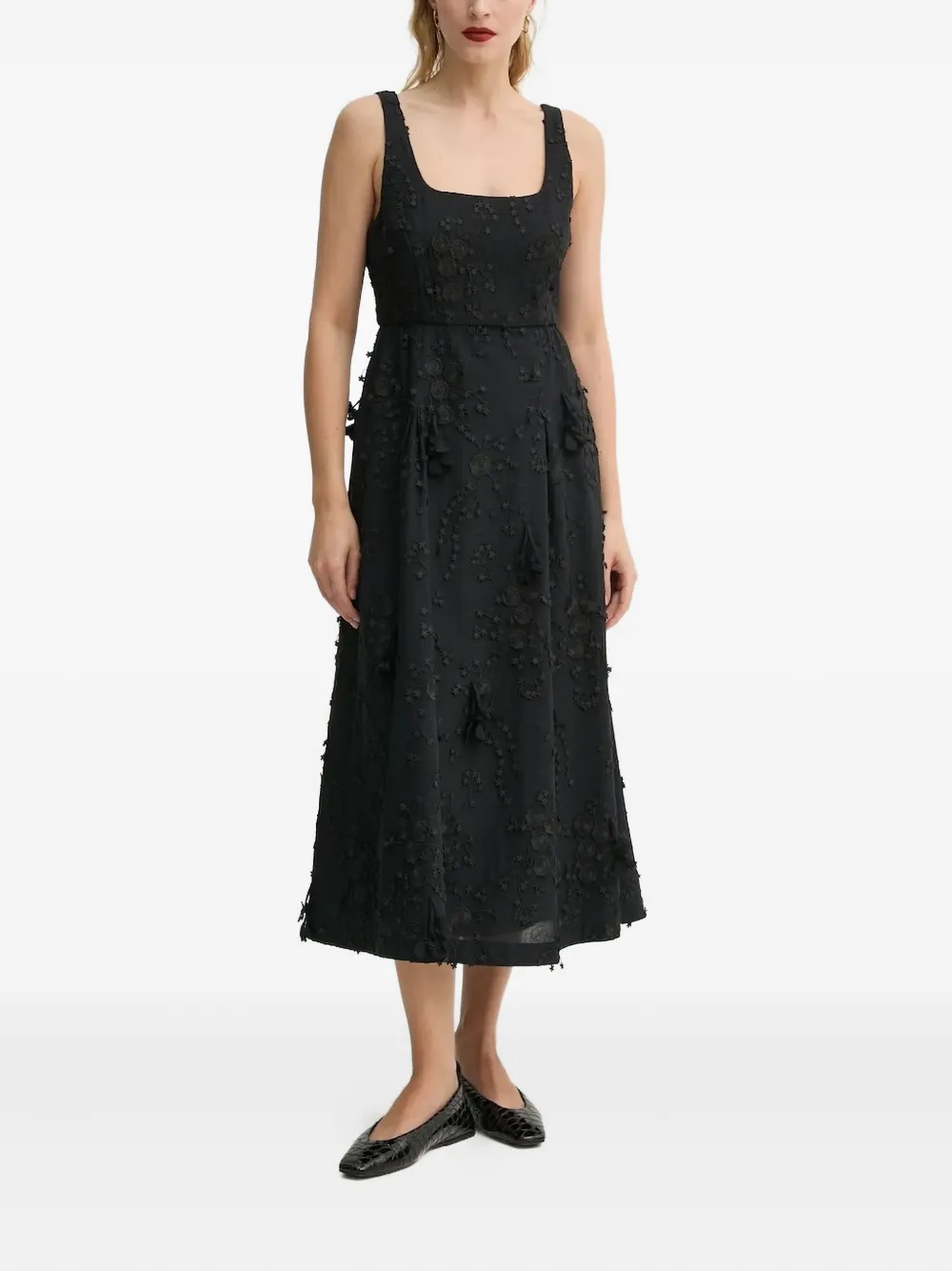 Платье макси А-силуэта с цветочной вышивкой Munthe, черный
Платье макси А-силуэта с цветочной вышивкой Munthe, черный