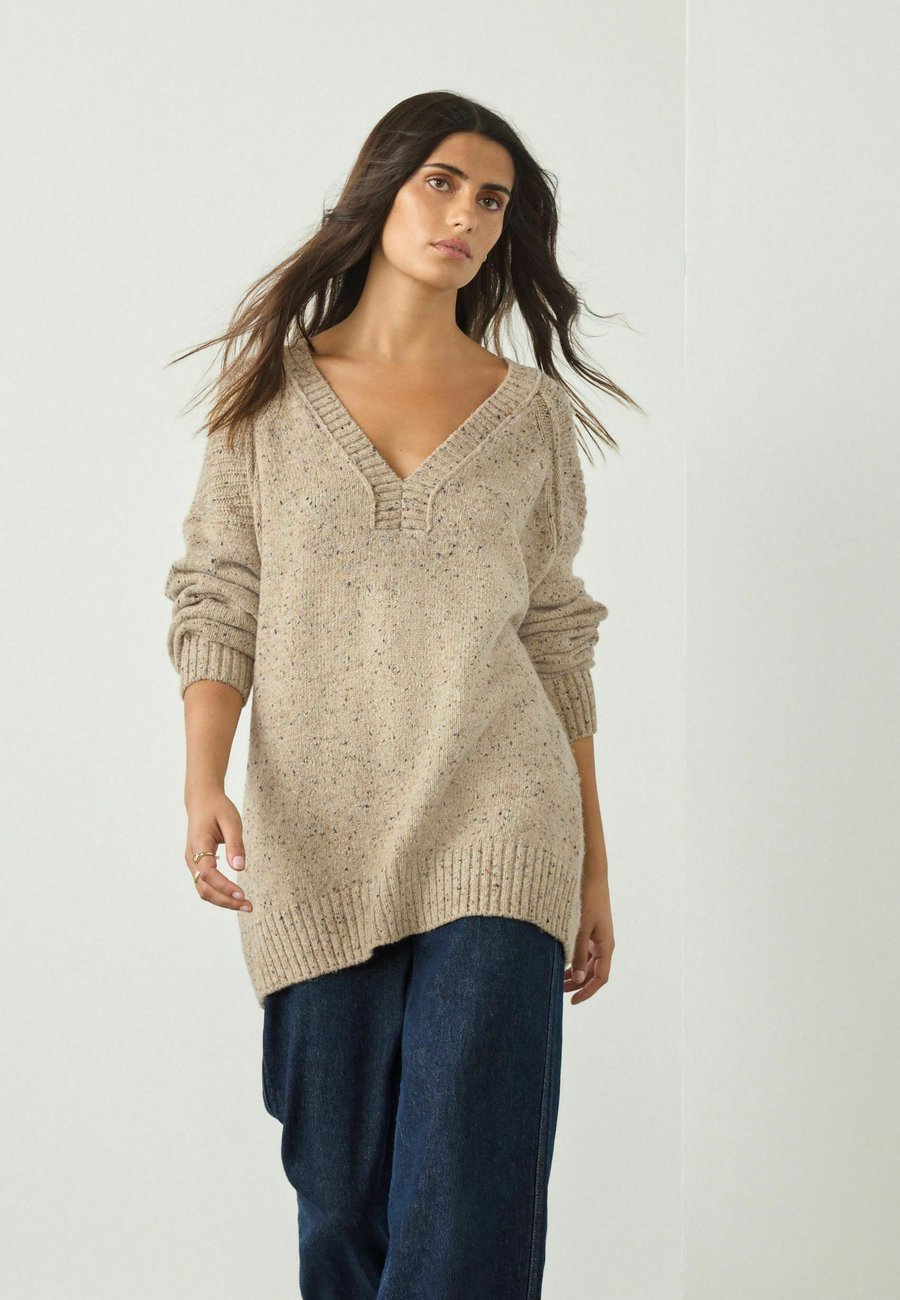 Джемпер Next LONGLINE V-NECK, Neutral Nappy/Beige
Джемпер Next LONGLINE V-NECK, Neutral Nappy/Beige