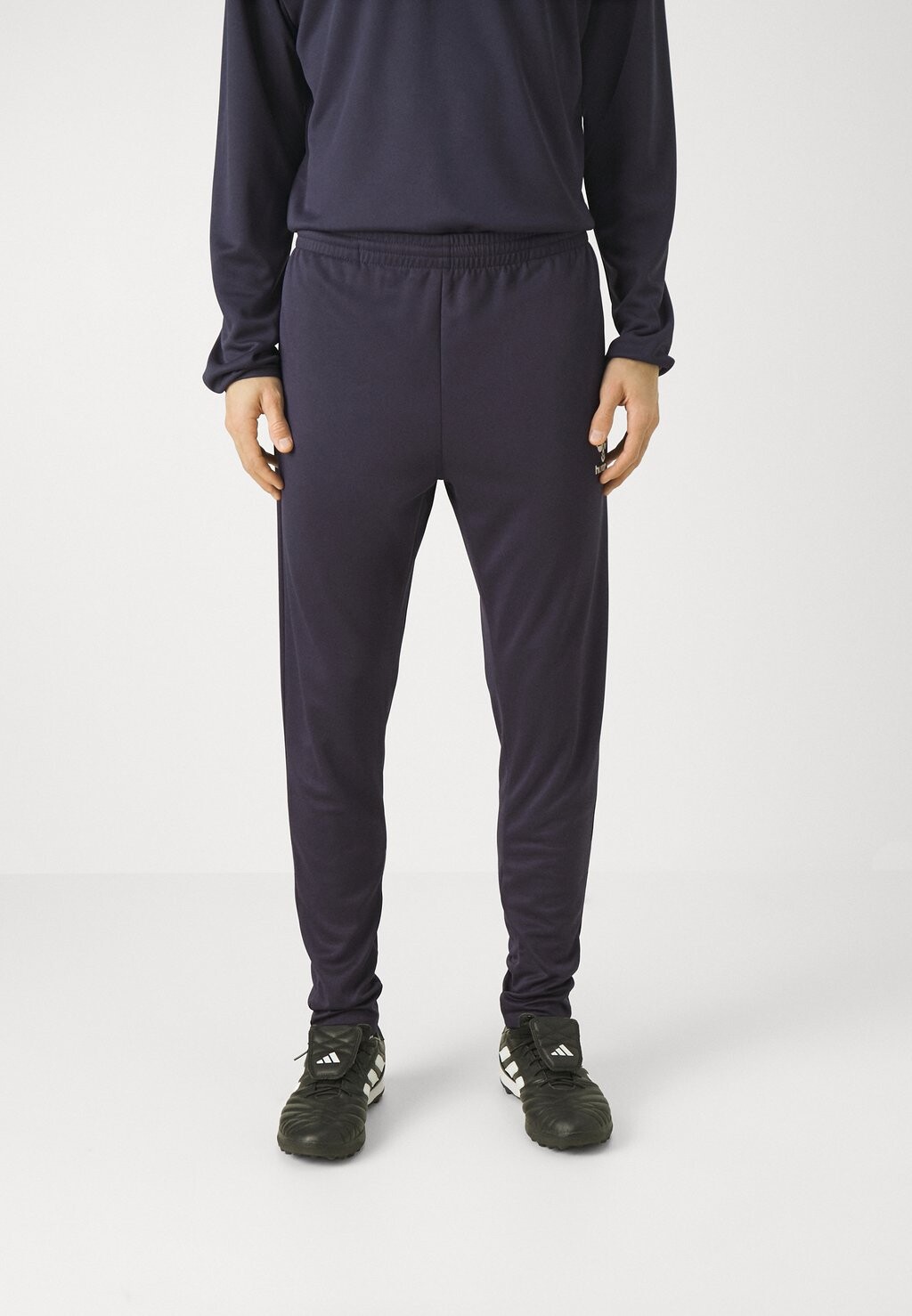 Спортивные брюки Essential Hummel, цвет marine
Спортивные брюки Essential Hummel, цвет marine