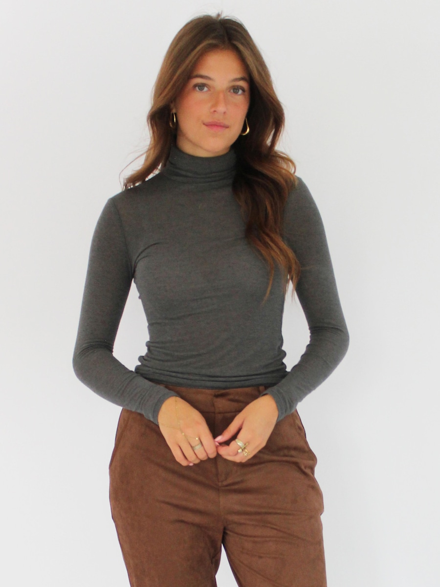 Вязаный топ Honnête Atelier Sylvie, серый
Вязаный топ Honnête Atelier Sylvie, серый