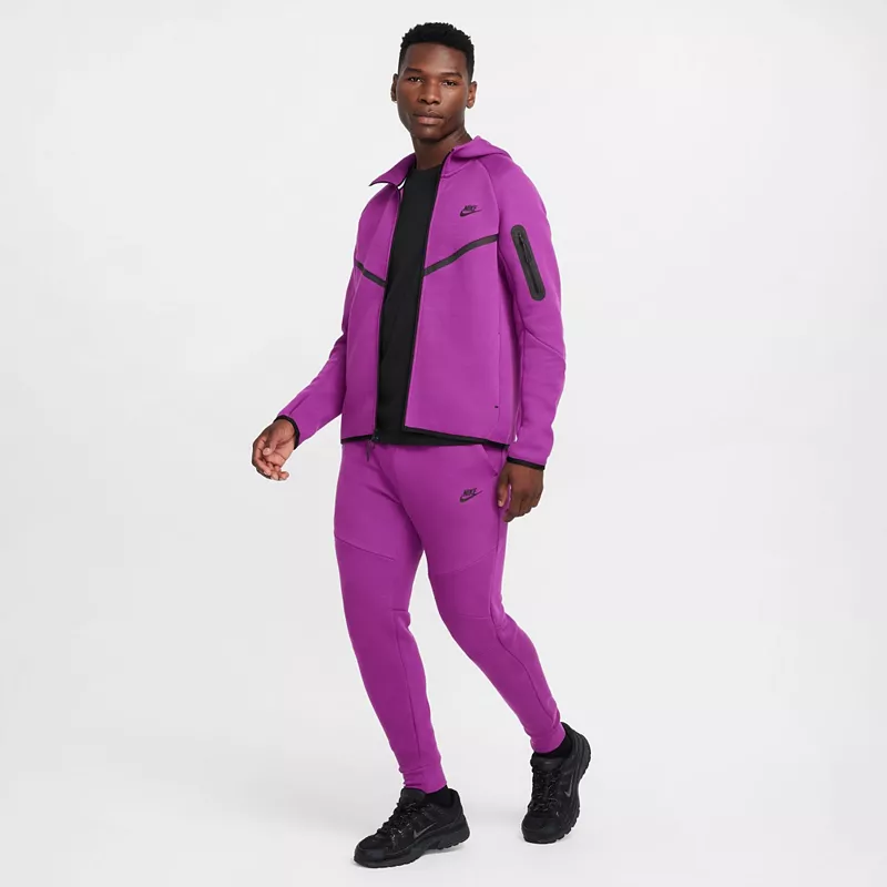 Мужские джоггеры из технического флиса Nike, цвет Bold Berry
Мужские джоггеры из технического флиса Nike, цвет Bold Berry