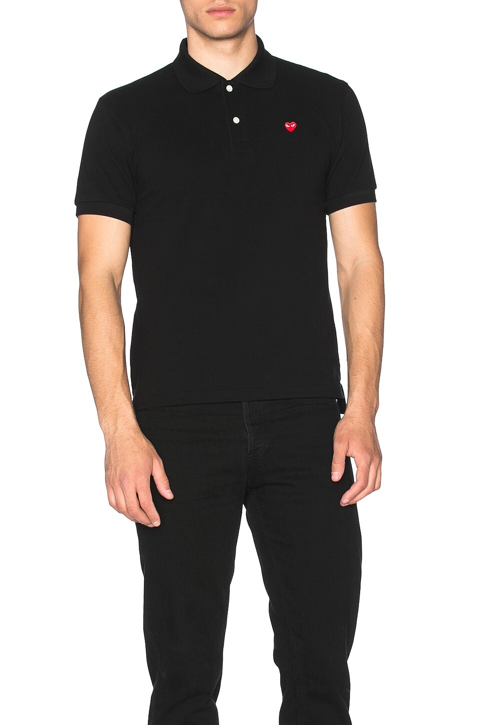 Маленькая хлопковая рубашка-поло с красной эмблемой Comme Des Garcons Play, черный 
Маленькая хлопковая рубашка-поло с красной эмблемой Comme Des Garcons Play, черный