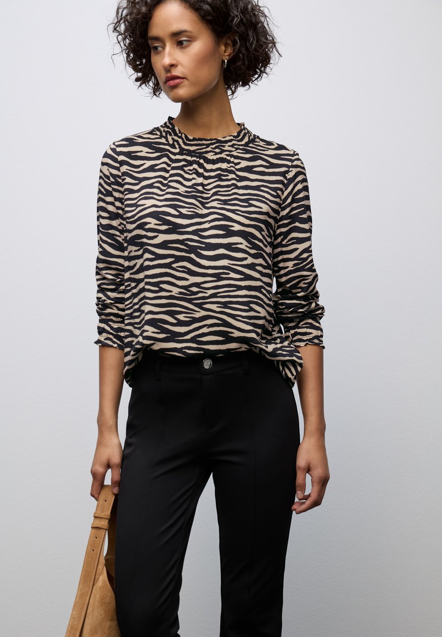 Блуза Street One Blouse, Schwarz/Black
Блуза Street One Blouse, Schwarz/Black