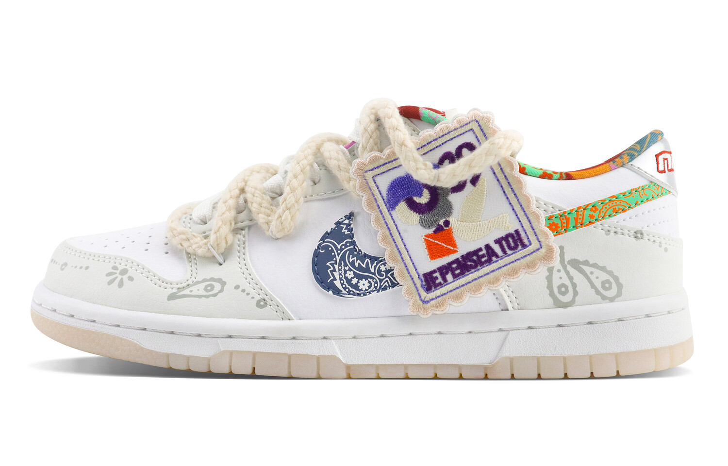 Кроссовки Nike Dunk Skateboarding Shoes Women's Low-top White/color, белый/мультиколор
Кроссовки Nike Dunk Skateboarding Shoes Women's Low-top White/color, белый/мультиколор