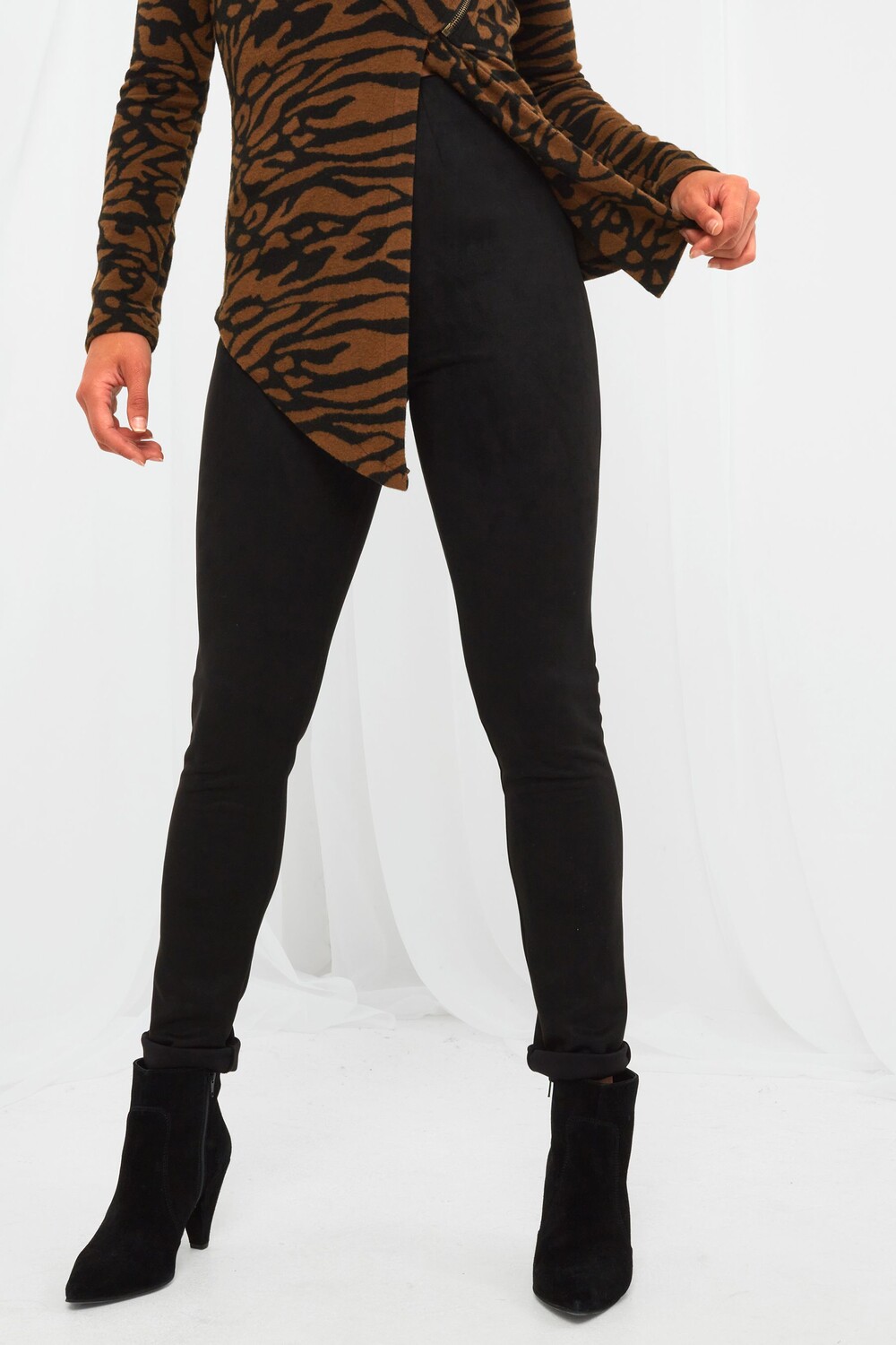 Наши любимые леггинсы из искусственной замши Joe Browns, черный
Наши любимые леггинсы из искусственной замши Joe Browns, черный