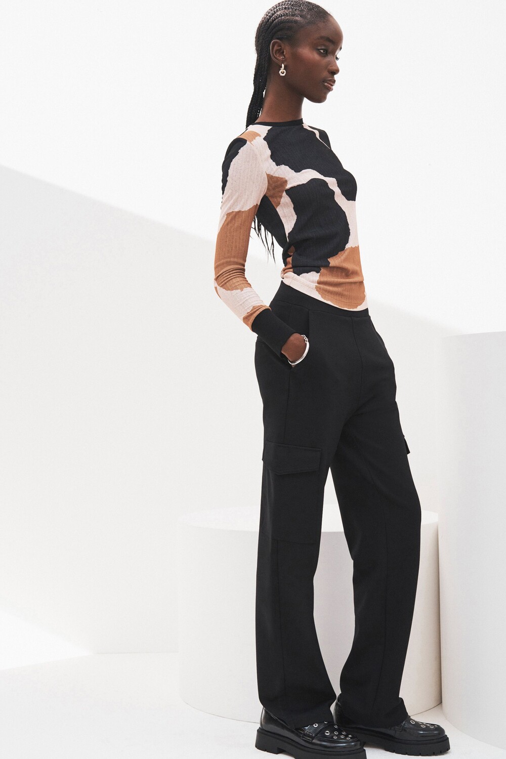 Универсальные брюки-карго из ткани понте Next, черный
Универсальные брюки-карго из ткани понте Next, черный