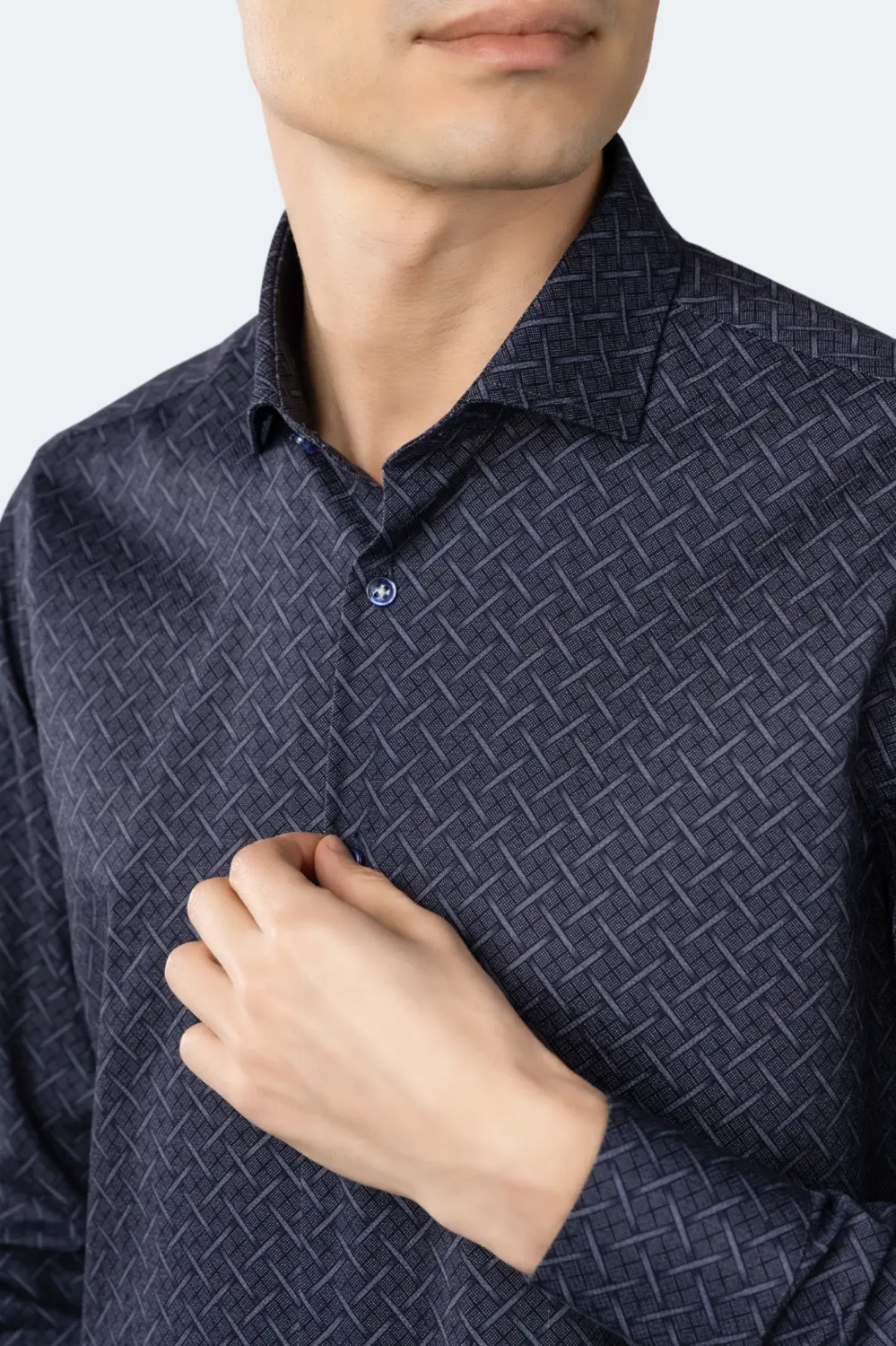 Темно-синяя жаккардовая рубашка в клетку Leo Luchiano Visconti, мультиколор
Темно-синяя жаккардовая рубашка в клетку Leo Luchiano Visconti, мультиколор