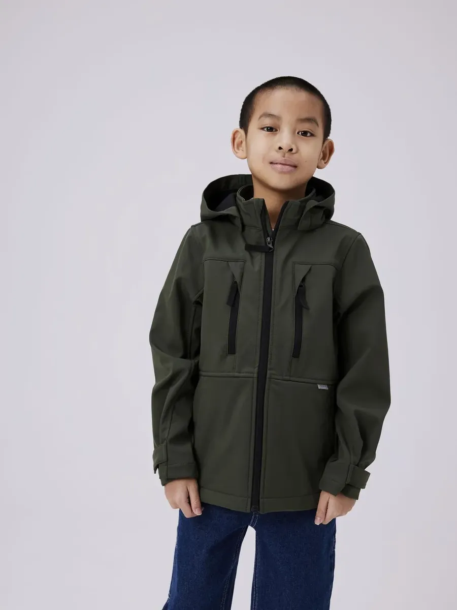 Уличная куртка Name It "NKNALFA08 SOFTSHELL JACKET SPORT FO NOOS", с капюшоном, цвет Climbing Ivy
Уличная куртка Name It "NKNALFA08 SOFTSHELL JACKET SPORT FO NOOS", с капюшоном, цвет Climbing Ivy