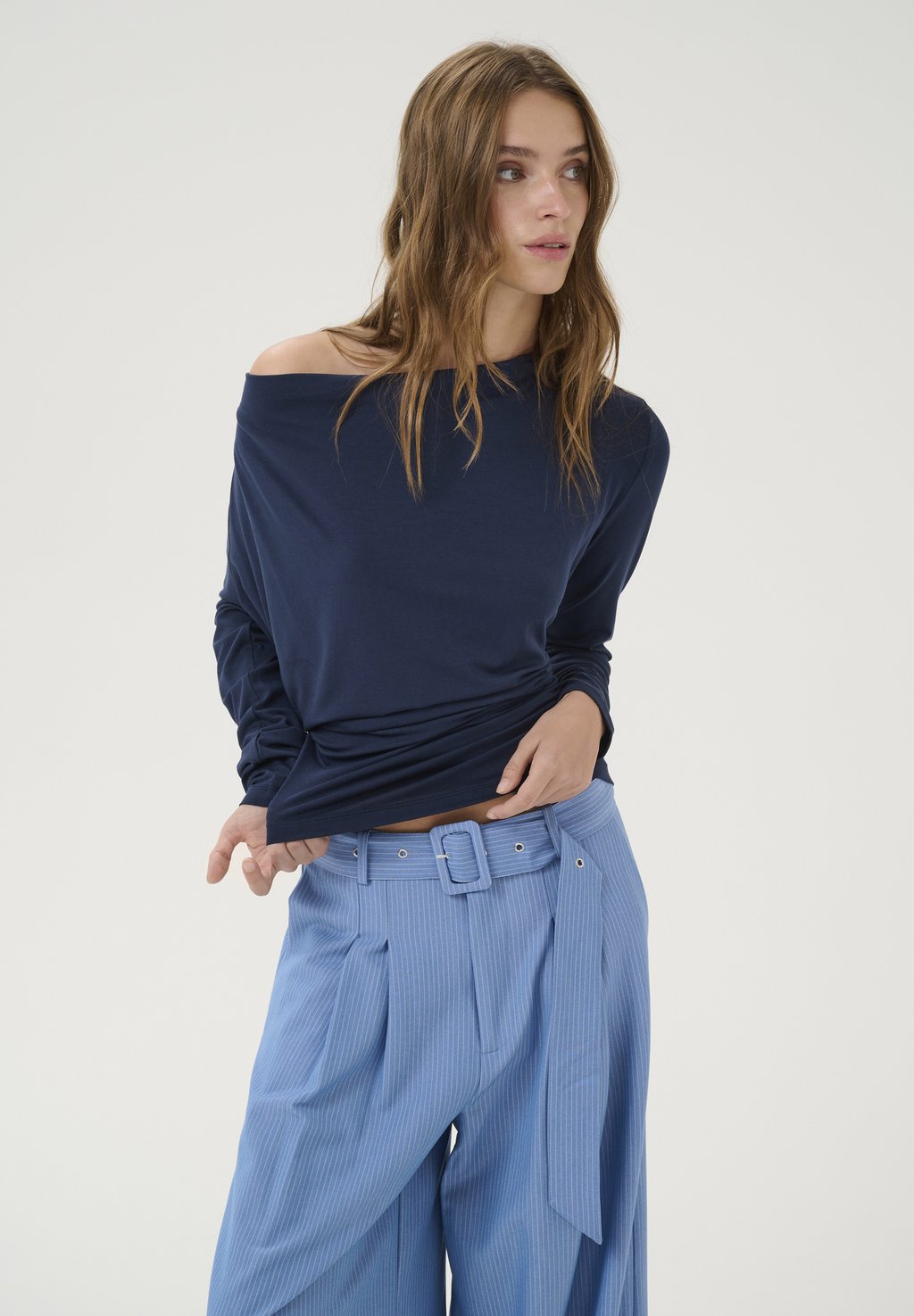 Топ с длинными рукавами My Essential Wardrobe, темно-синий
Топ с длинными рукавами My Essential Wardrobe, темно-синий