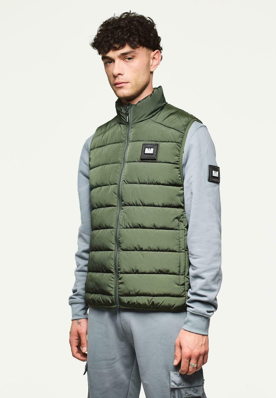 Куртка Weekend Offender Waistcoat, Black Forest/Dark Green
Куртка Weekend Offender Waistcoat, Black Forest/Dark Green