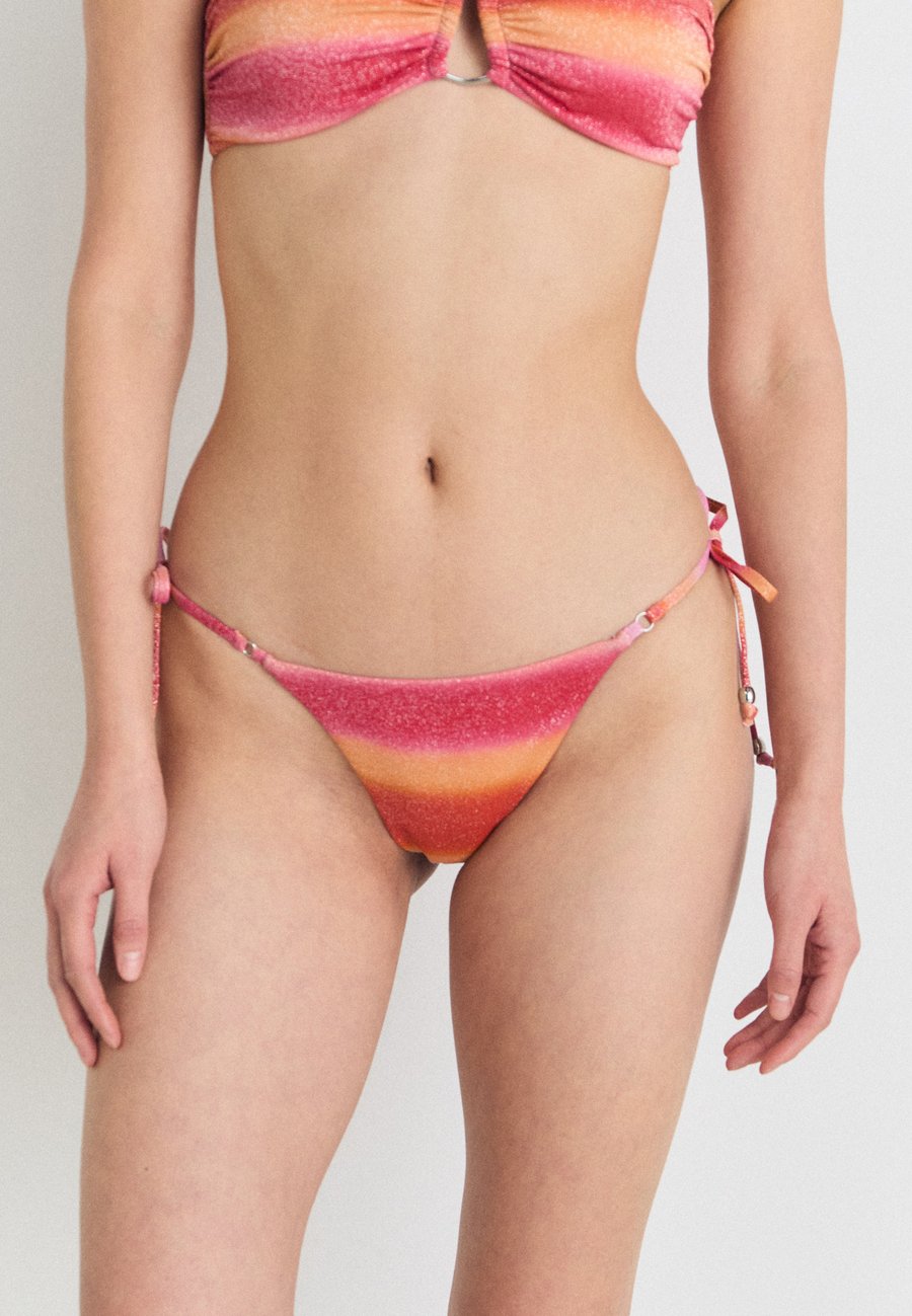 Низ бикини Seafolly SPECTRUM TIE SIDE RIO PANT, Hot Pink/Pink
Низ бикини Seafolly SPECTRUM TIE SIDE RIO PANT, Hot Pink/Pink