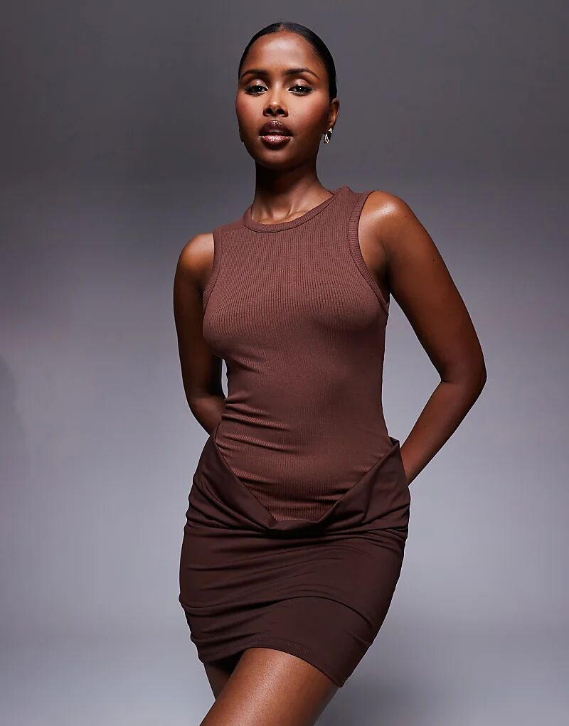 Мини-платье ASOS DESIGN без рукавов в рубчик с облегающей юбкой шоколадного цвета
Мини-платье ASOS DESIGN без рукавов в рубчик с облегающей юбкой шоколадного цвета