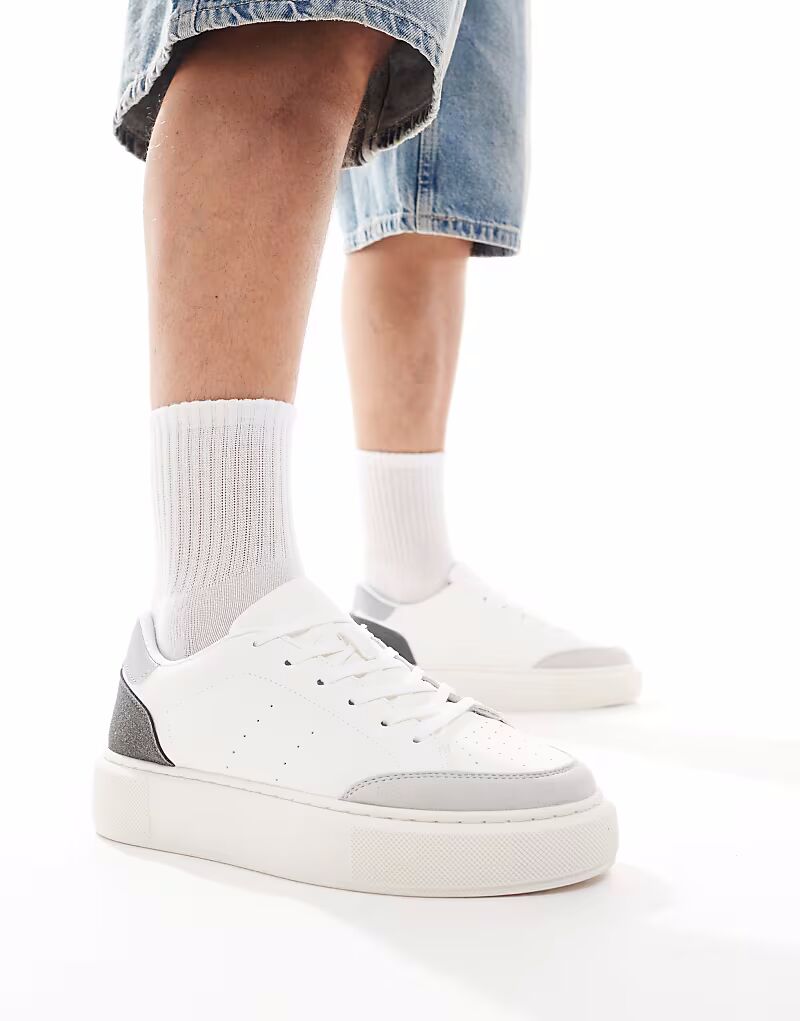 Кроссовки Jack & Jones из замши в белом с серым цвете
Кроссовки Jack & Jones из замши в белом с серым цвете