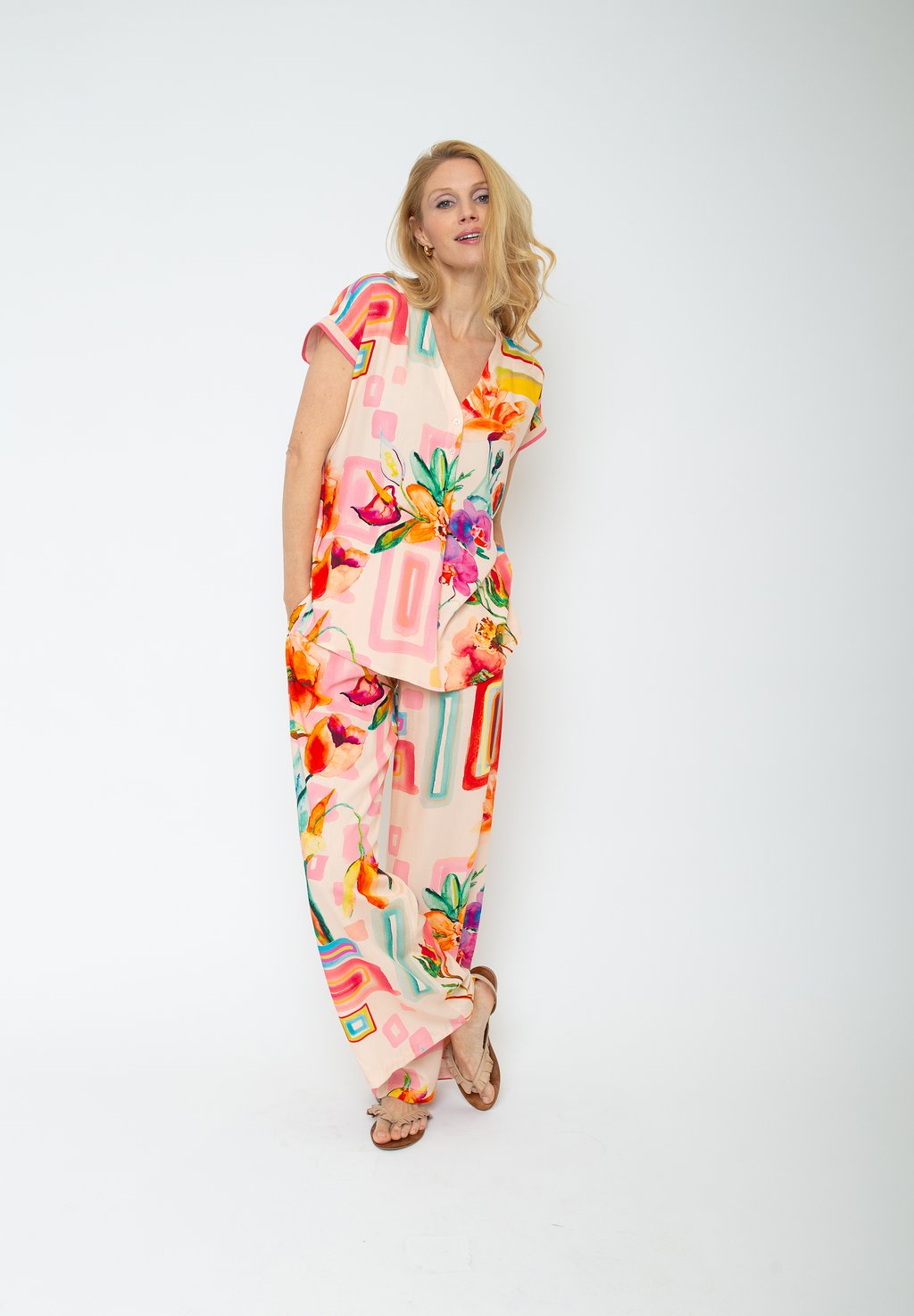 Блуза Emily van den Bergh, мультиколор
Блуза Emily van den Bergh, мультиколор