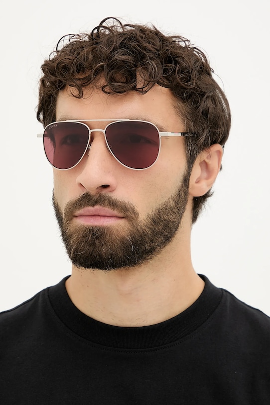 Солнцезащитные очки Gucci, серебряный
Солнцезащитные очки Gucci, серебряный