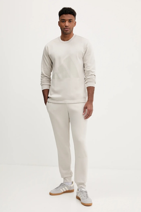 Спортивный костюм Adidas, бежевый
Спортивный костюм Adidas, бежевый