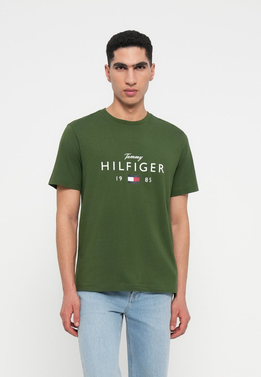 Футболка Tommy Hilfiger BRAND LOVE BIG TEE, Mountain Pine/Khaki, Хаки, Футболка Tommy Hilfiger BRAND LOVE BIG TEE, Mountain Pine/Khaki
Футболка Tommy Hilfiger BRAND LOVE BIG TEE, Mountain Pine/Khaki, Хаки, Футболка Tommy Hilfiger BRAND LOVE BIG TEE, Mountain Pine/Khaki