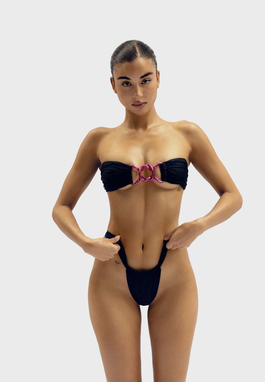 Низ бикини God Save Queens KISS RIDE, Black
Низ бикини God Save Queens KISS RIDE, Black