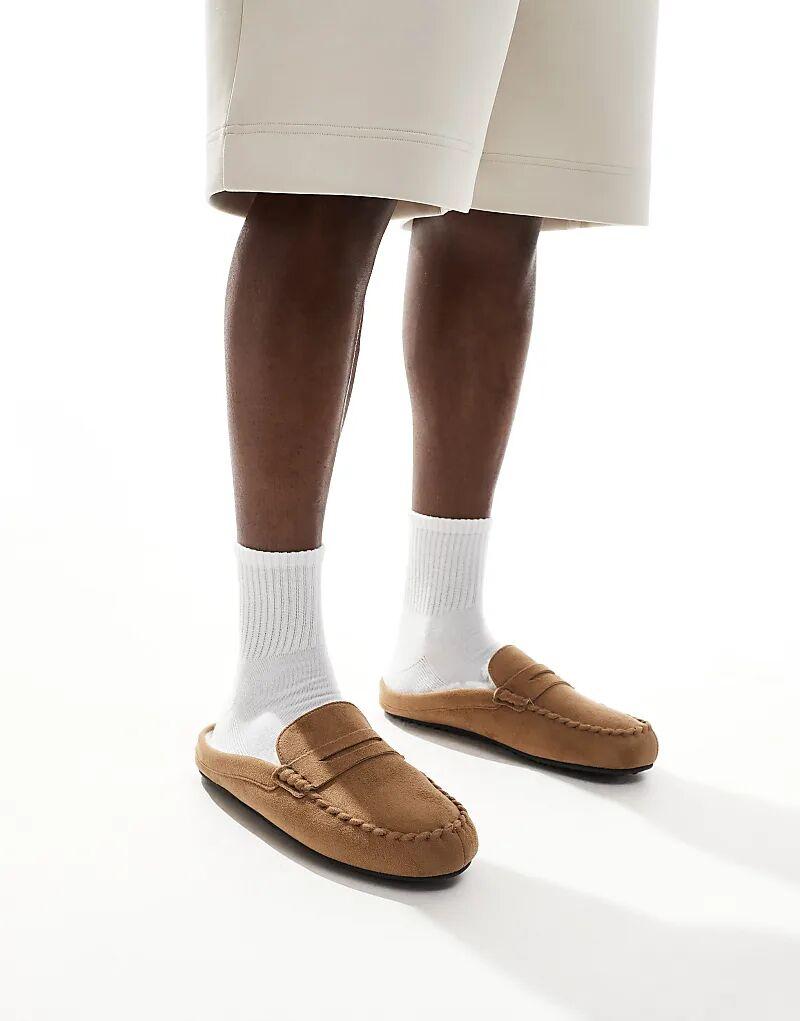 Мокасины-мюли коричневого цвета с подкладкой из искусственного меха ASOS DESIGN
Мокасины-мюли коричневого цвета с подкладкой из искусственного меха ASOS DESIGN