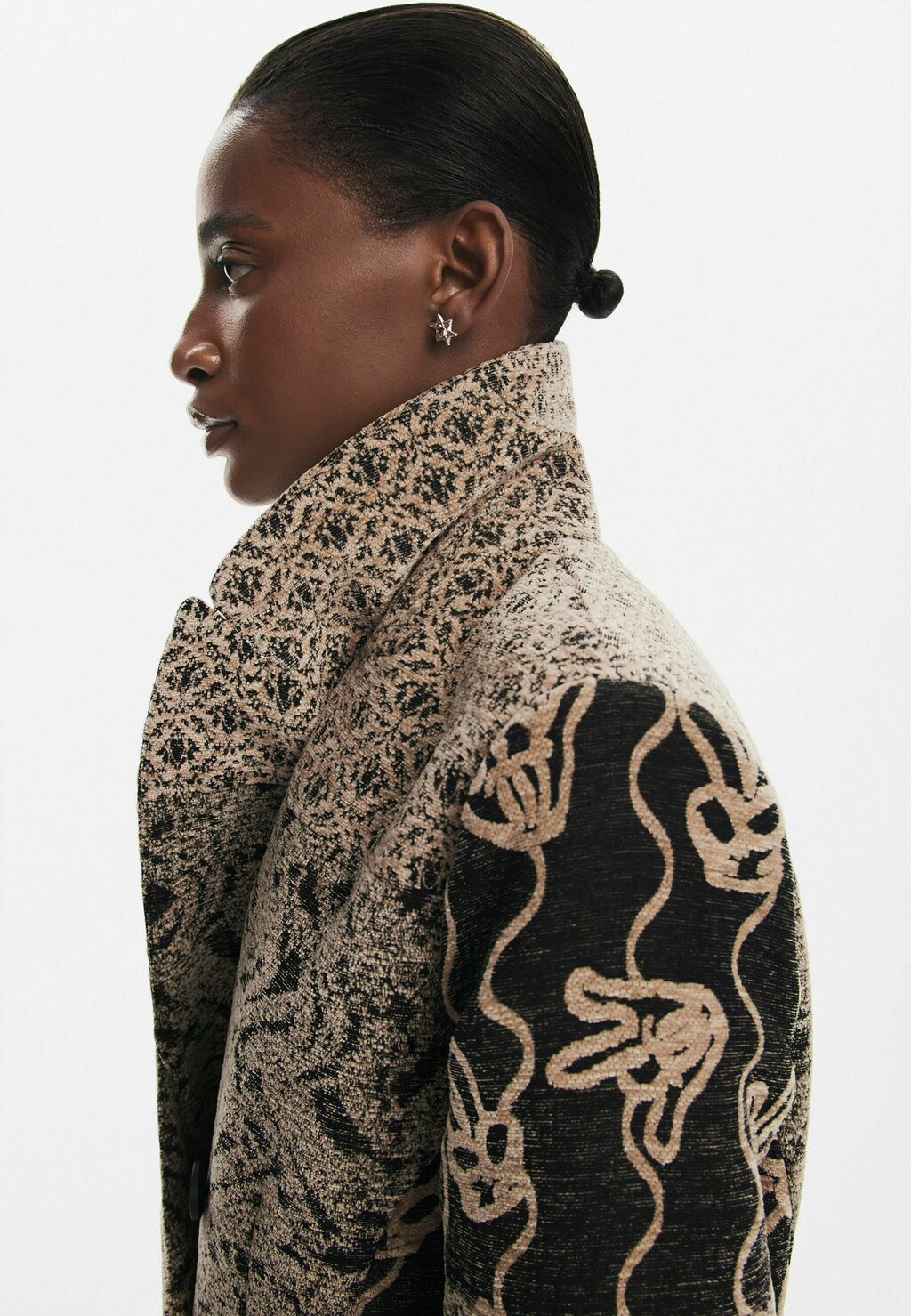 Классическое пальто Desigual, бежевый
Классическое пальто Desigual, бежевый