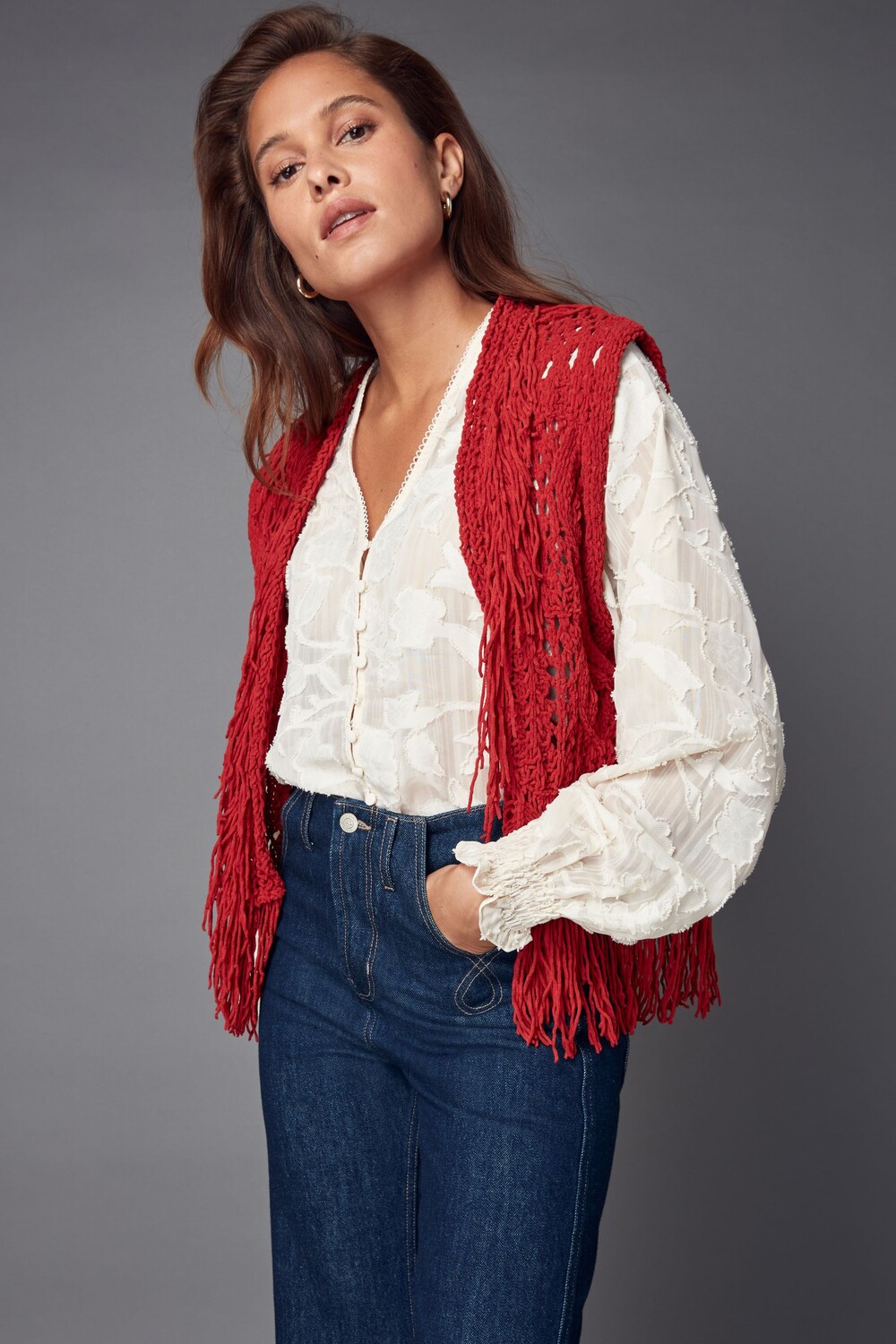 Жилет с бахромой, связанный ажурным швом Next, красный
Жилет с бахромой, связанный ажурным швом Next, красный