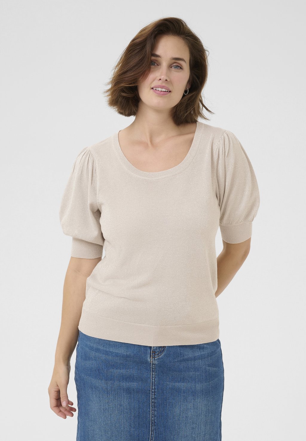 Базовая футболка KAREGINA Kaffe, песочный
Базовая футболка KAREGINA Kaffe, песочный