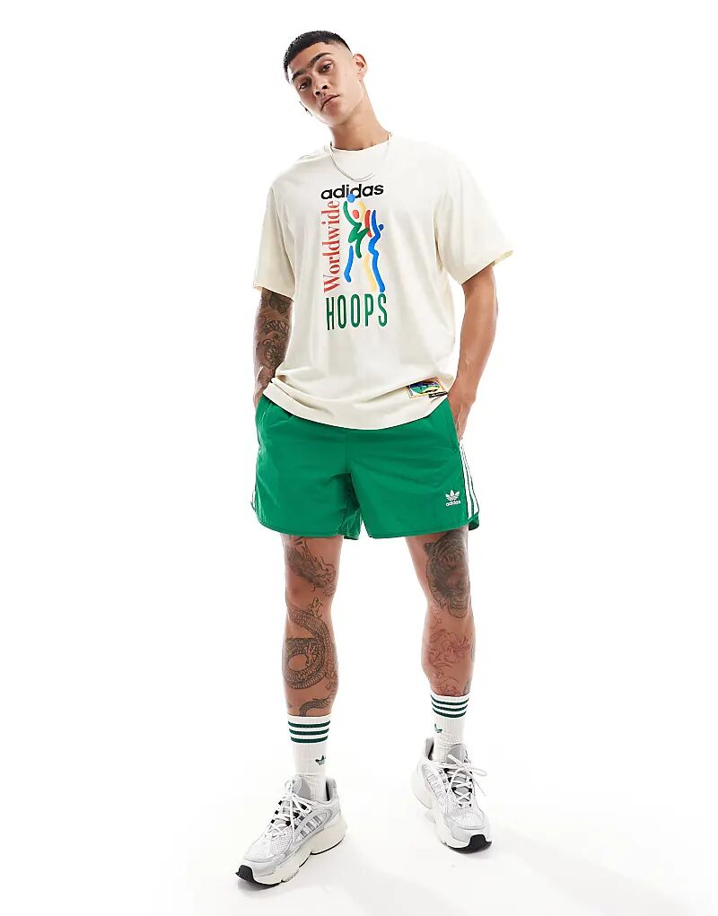 Футболка с рисунком баскетбольной команды adidas цвета слоновой кости adidas performance
Футболка с рисунком баскетбольной команды adidas цвета слоновой кости adidas performance