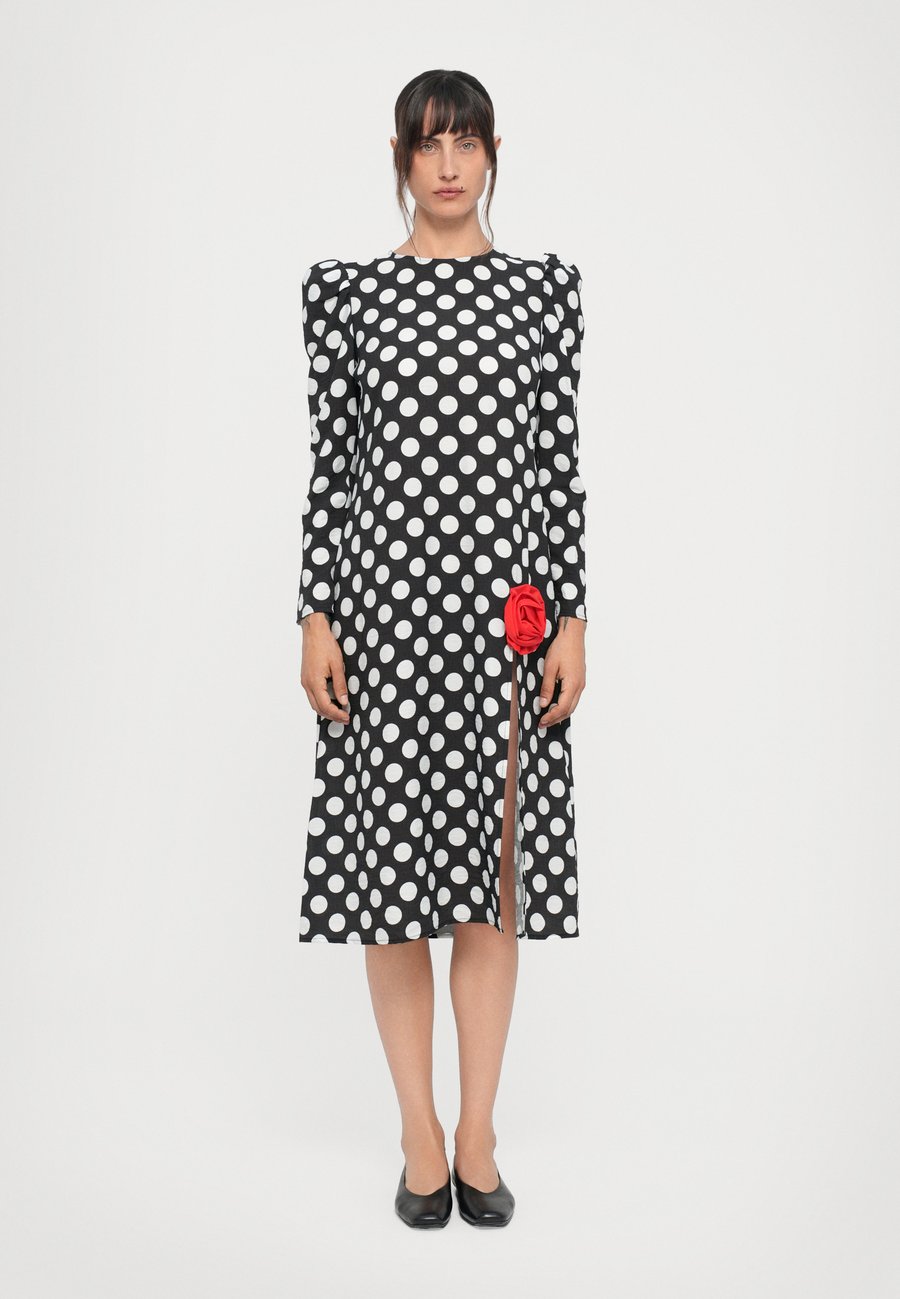Платье Sleeper DONNA MAXI, White/Black/Black
Платье Sleeper DONNA MAXI, White/Black/Black