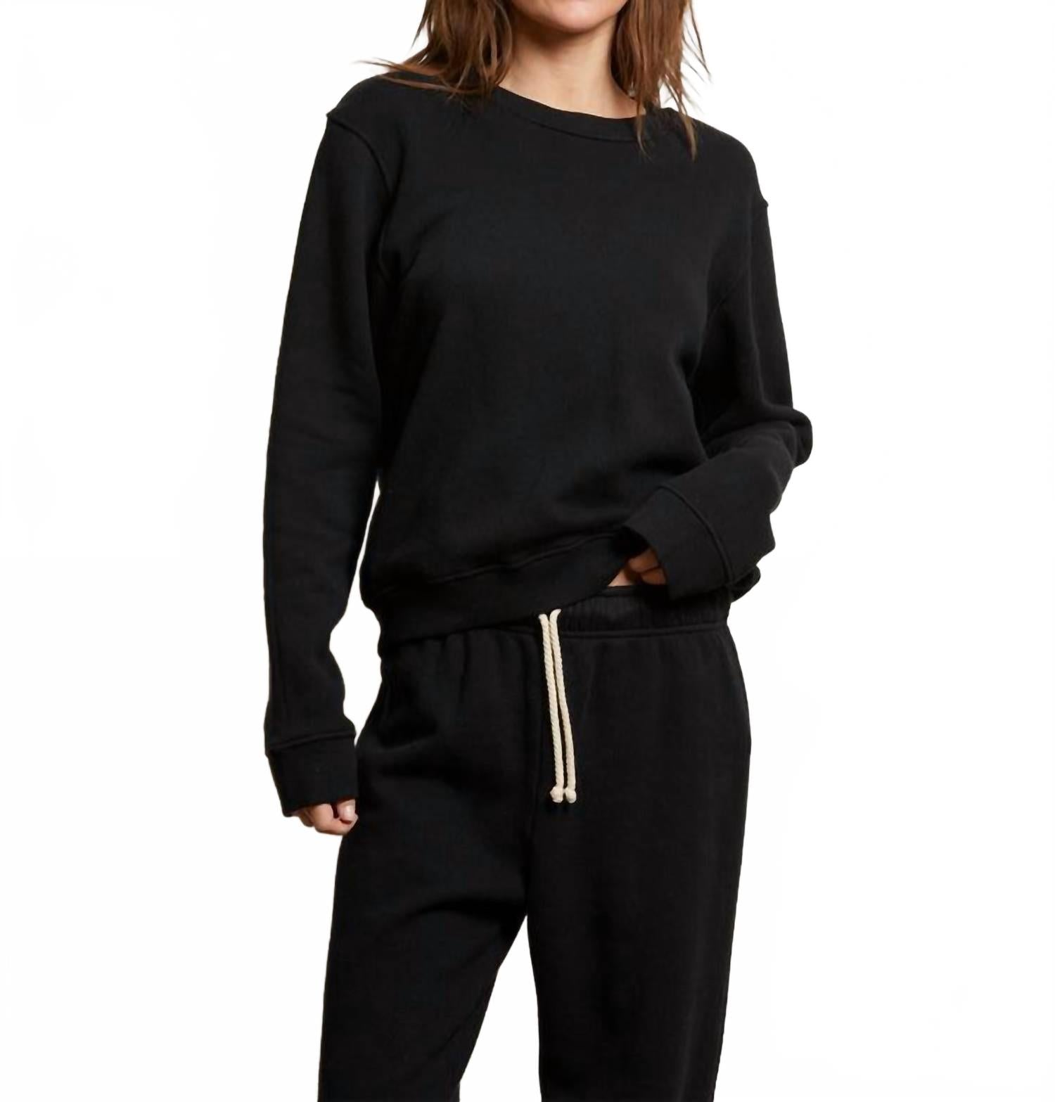 PERFECTWHITETEE Флисовая толстовка Scarlett Core в насыщенном черном цвете
PERFECTWHITETEE Флисовая толстовка Scarlett Core в насыщенном черном цвете