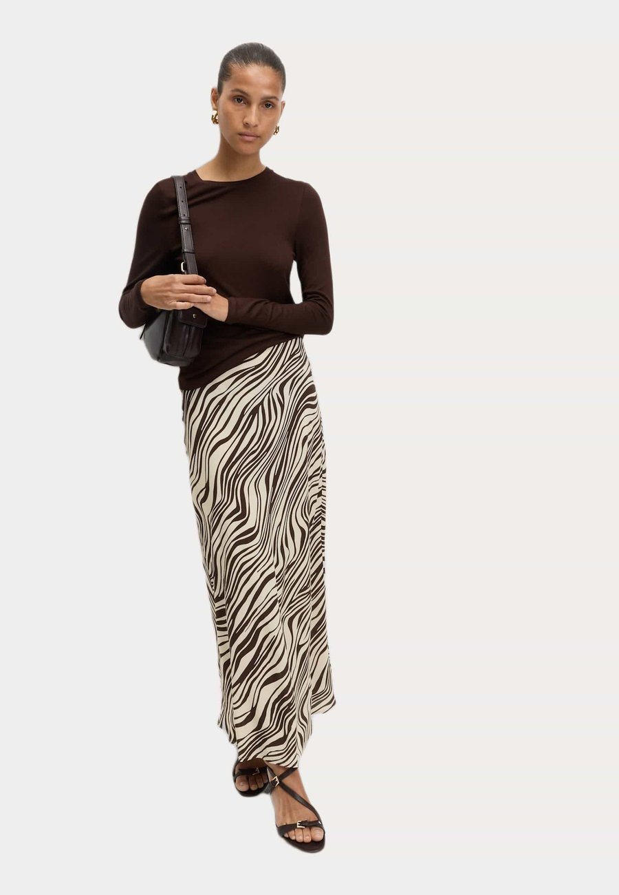 Юбка Marks & Spencer Maxi skirt, Nude Mix/Beige
Юбка Marks & Spencer Maxi skirt, Nude Mix/Beige