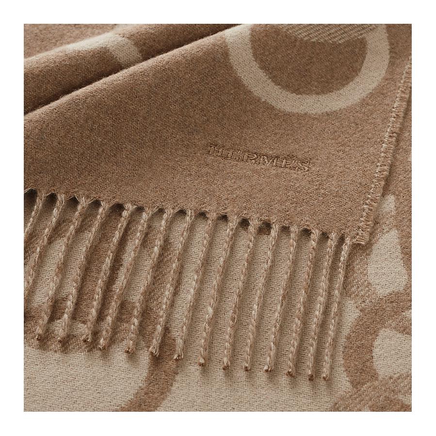 Кашемировый вязаный шарф унисекс бежевый HERMES
Кашемировый вязаный шарф унисекс бежевый HERMES